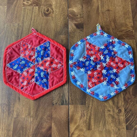 Patriotic Handmade Potholder Hot Pad Trivets Set Of Two - Picture 1 of 7